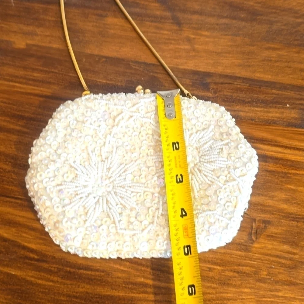 Vintage Irredescent White Sequin Clutch Wristlet Stunning!! Marshall Fields & Co - Picture 9 of 10